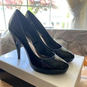 Steve Madden Black Patented Leather Pumps